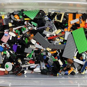 4lbs of Assorted Legos